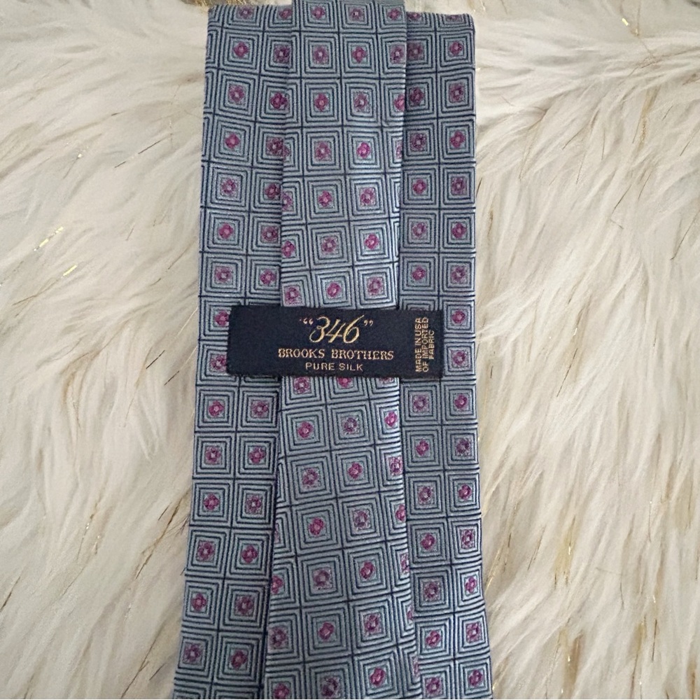 Brooks Brothers Silk Tie - Picture 3 of 3